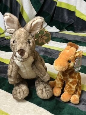 The Petting Zoo Brown Plush Kangaroo and Earth Safe Buddies Giraffe Set NWT